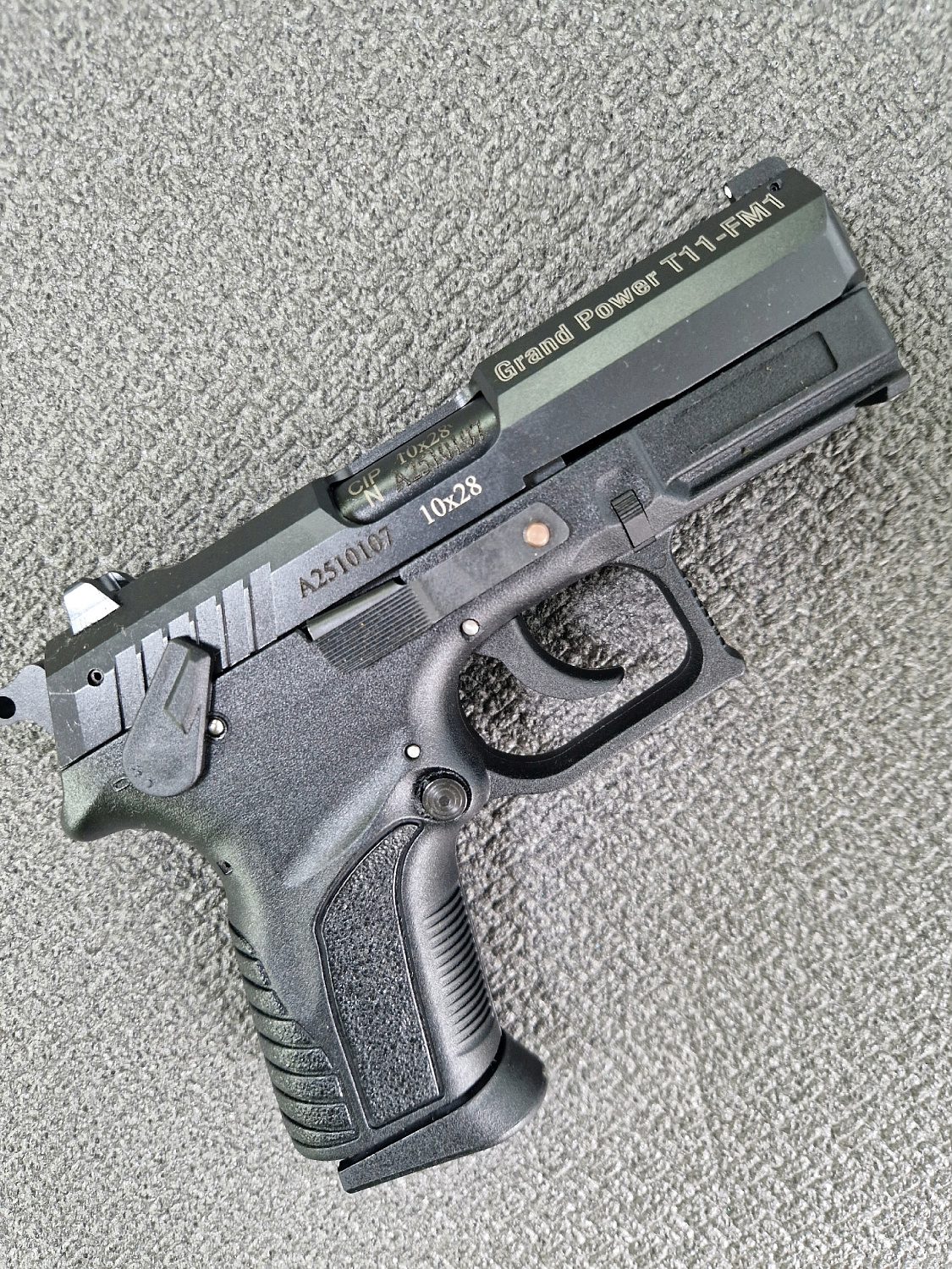 Две модификации ОООП пистолетов Grand Power с обновленной рукояткой